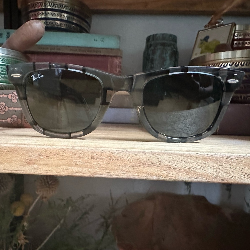 Vintage Ray Ban Wayfarers Special Edition #6
